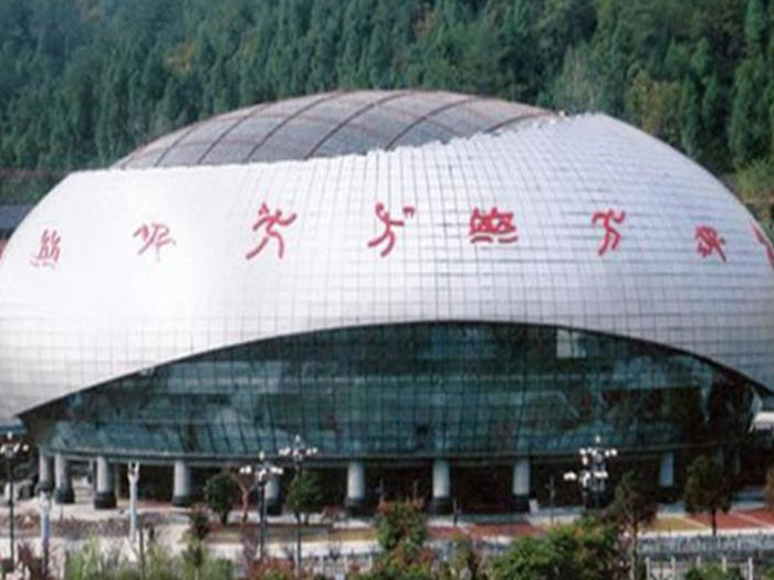 麻城体育中心球形网架加工安装